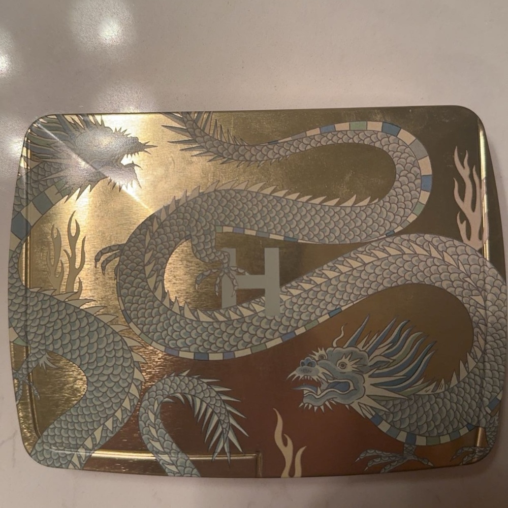 Hourglass Dragon Ambient Lighting Holiday Palette 2024